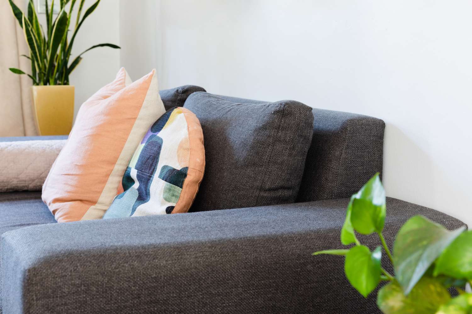 Most new homeowners in Nairobi make costly mistakes when buying a sofa—wrong size, poor fabric, or overpriced deals. Avoid regret with this expert guide on choosing the perfect sofa for your home.